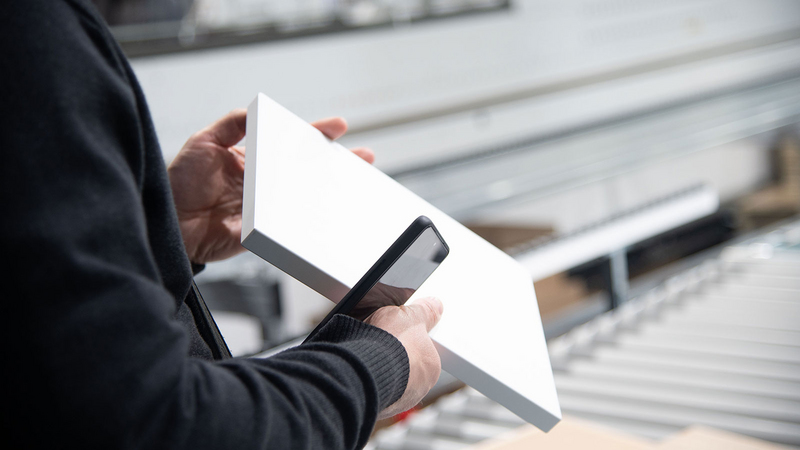 现场机床演示让来访者可以亲身感受产品的品质