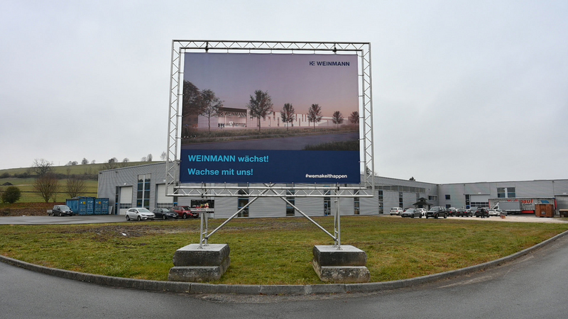 Auf dieser Fläche wird die neue Produktionshalle entstehen.