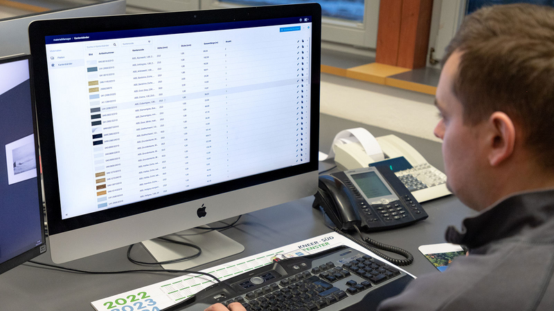 You use the materialManager app during work preparation to manage the edge material and all associated information centrally (decor code, manufacturer, edge code, height, thickness, etc).
