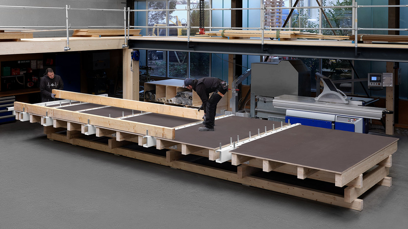 Sicheres Betreten des Montagetisches