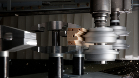 Profilsplitting-Bearbeitung oder Vorzerspanen und Fertigfräsen