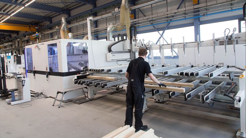 Preparation of CENTATEQ S-800 with raw material. Foto: Stephan Engert