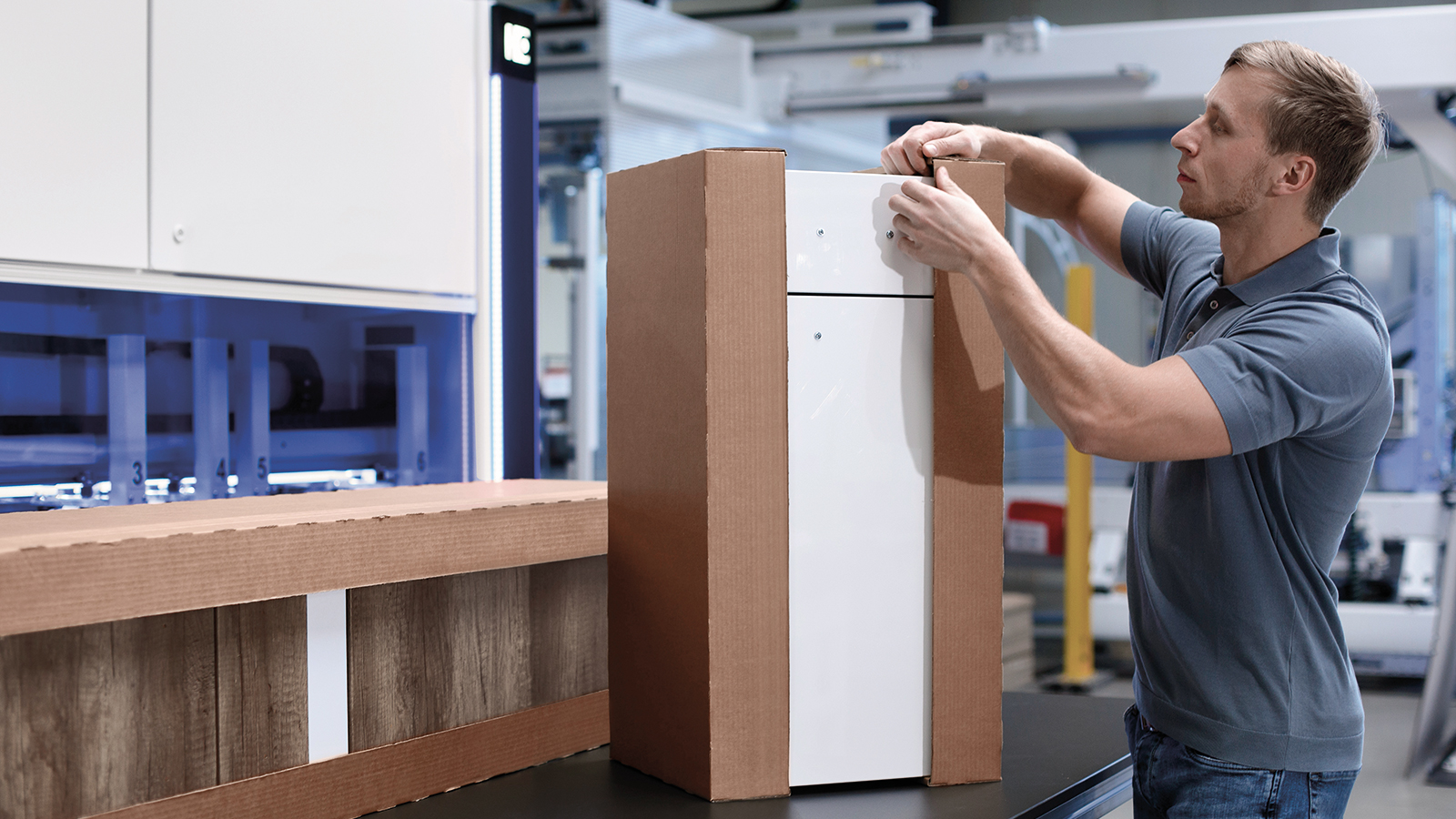Produces precise, individual and resource-saving packaging solutions. Not just for carcasses, but fully automated and made-to-measure just-in-time