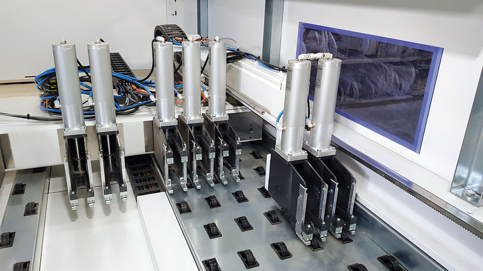 Power Concept Classic ist eine zusätzlich, separat arbeitende Spannzange am Programmschieber, die bei Bedarf vor den Programmschieber fährt. Power Concept Classic sichert bis zu 30% mehr Leistung